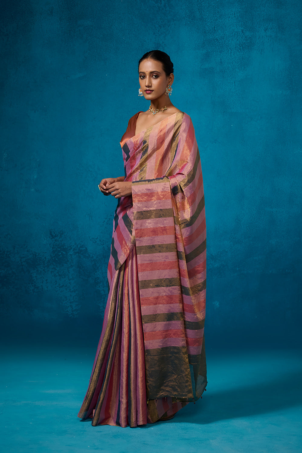 Taabiir Dressfolk
