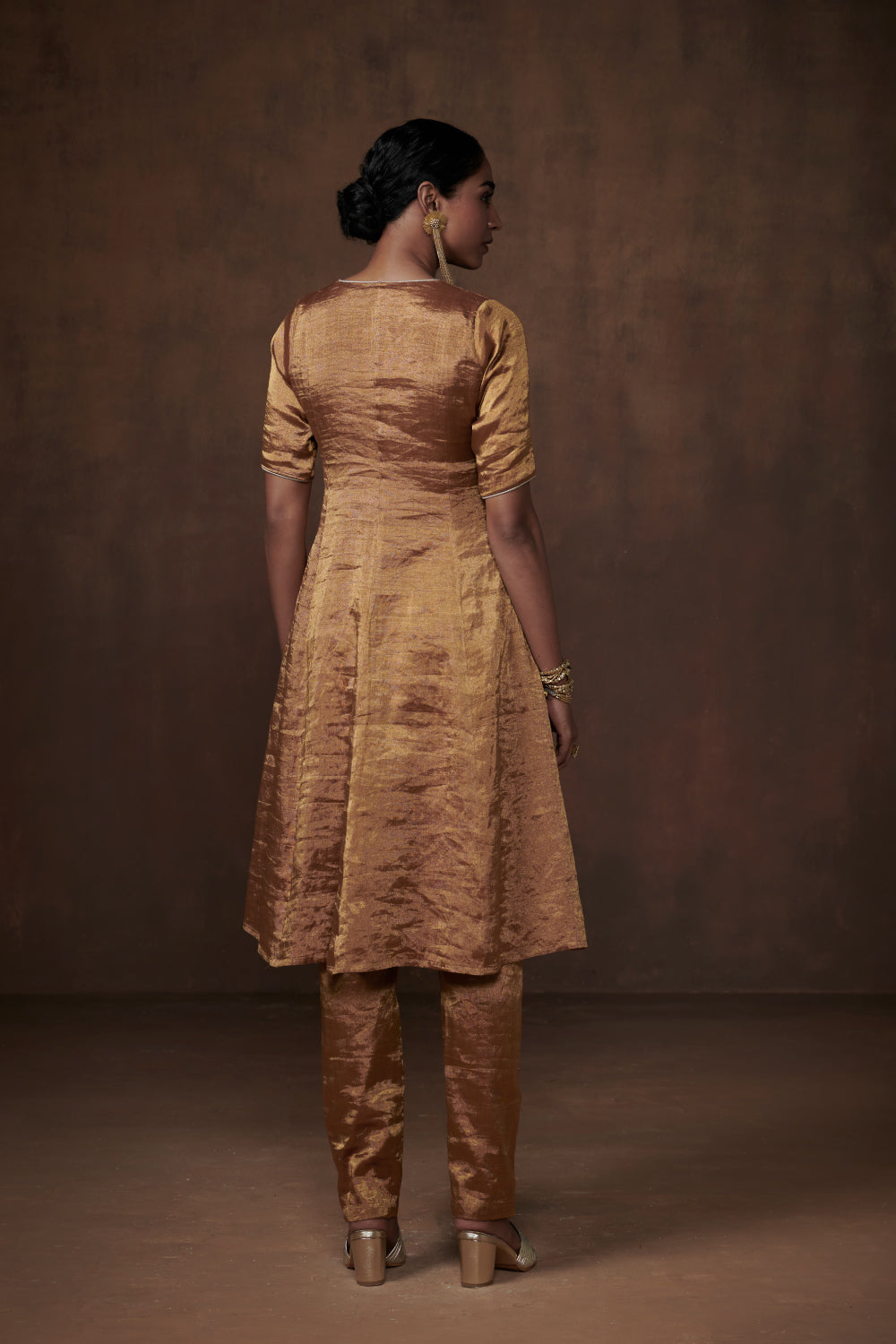 Roshni Dressfolk