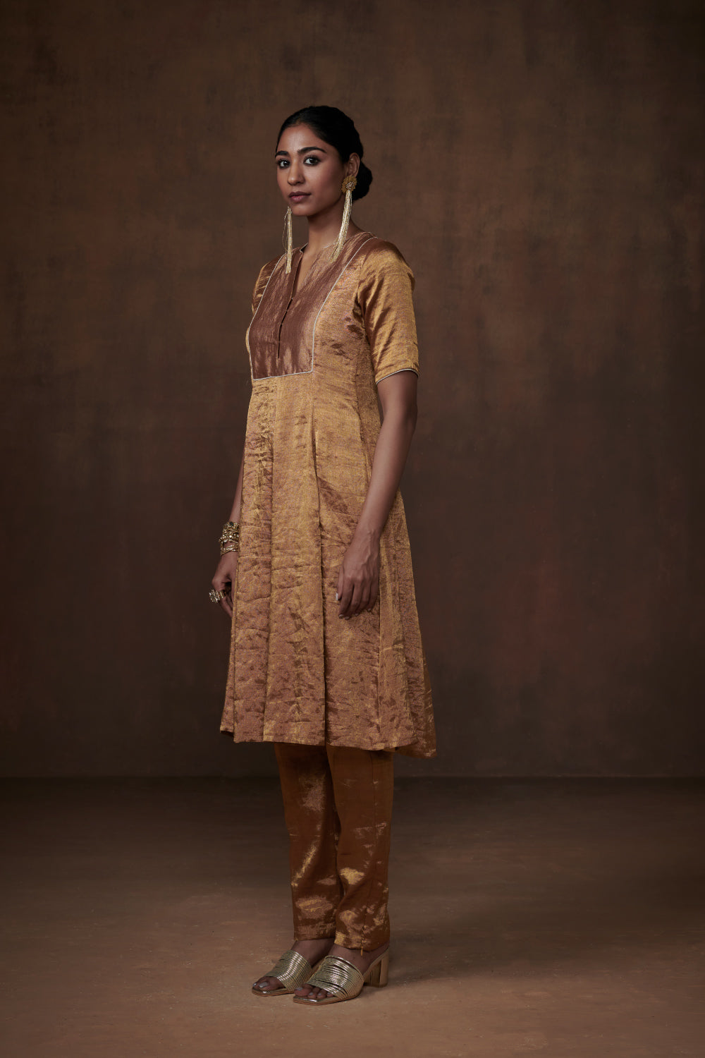 Roshni Dressfolk